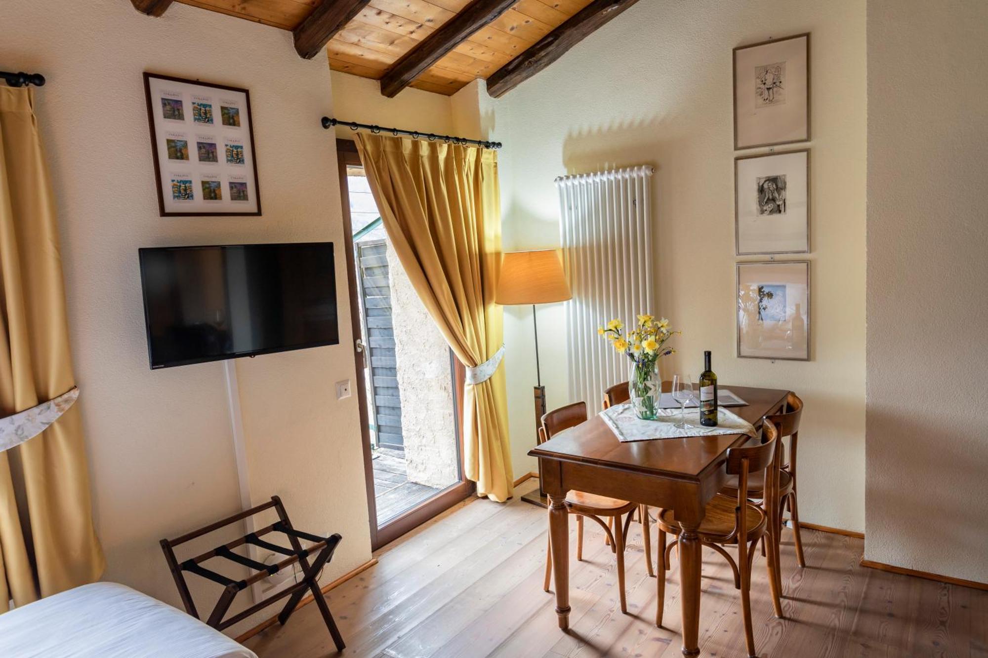 Wine & Art Relais Vallombrosa Castelrotto Room photo