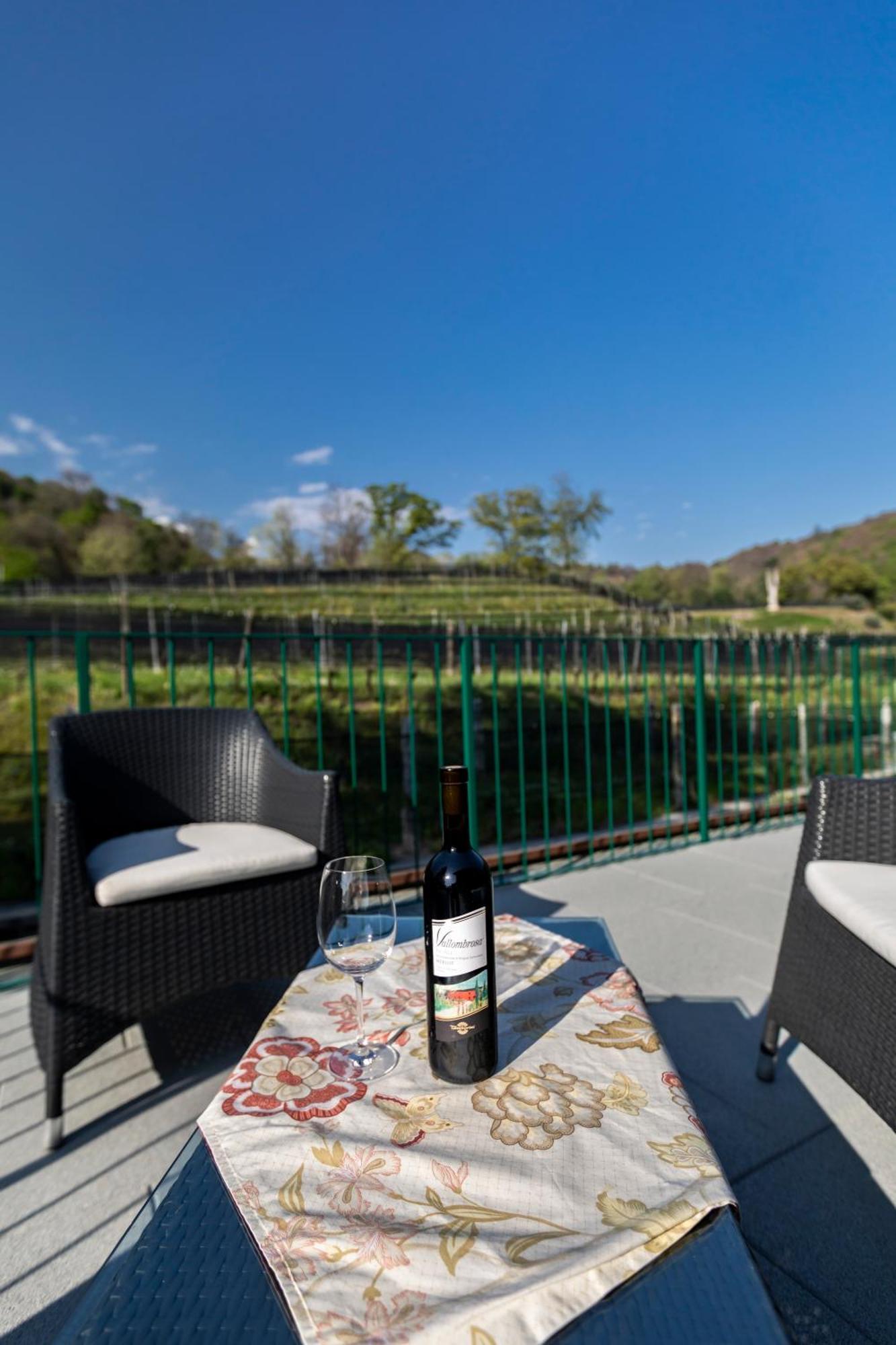 Wine & Art Relais Vallombrosa Castelrotto Room photo