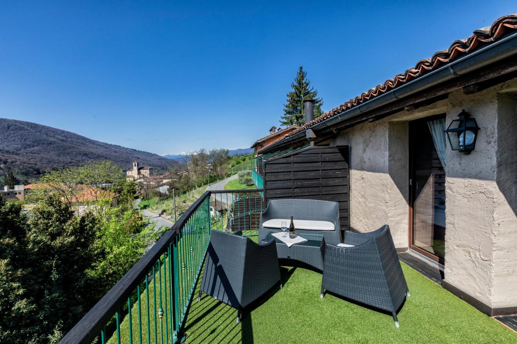Wine & Art Relais Vallombrosa Castelrotto Room photo