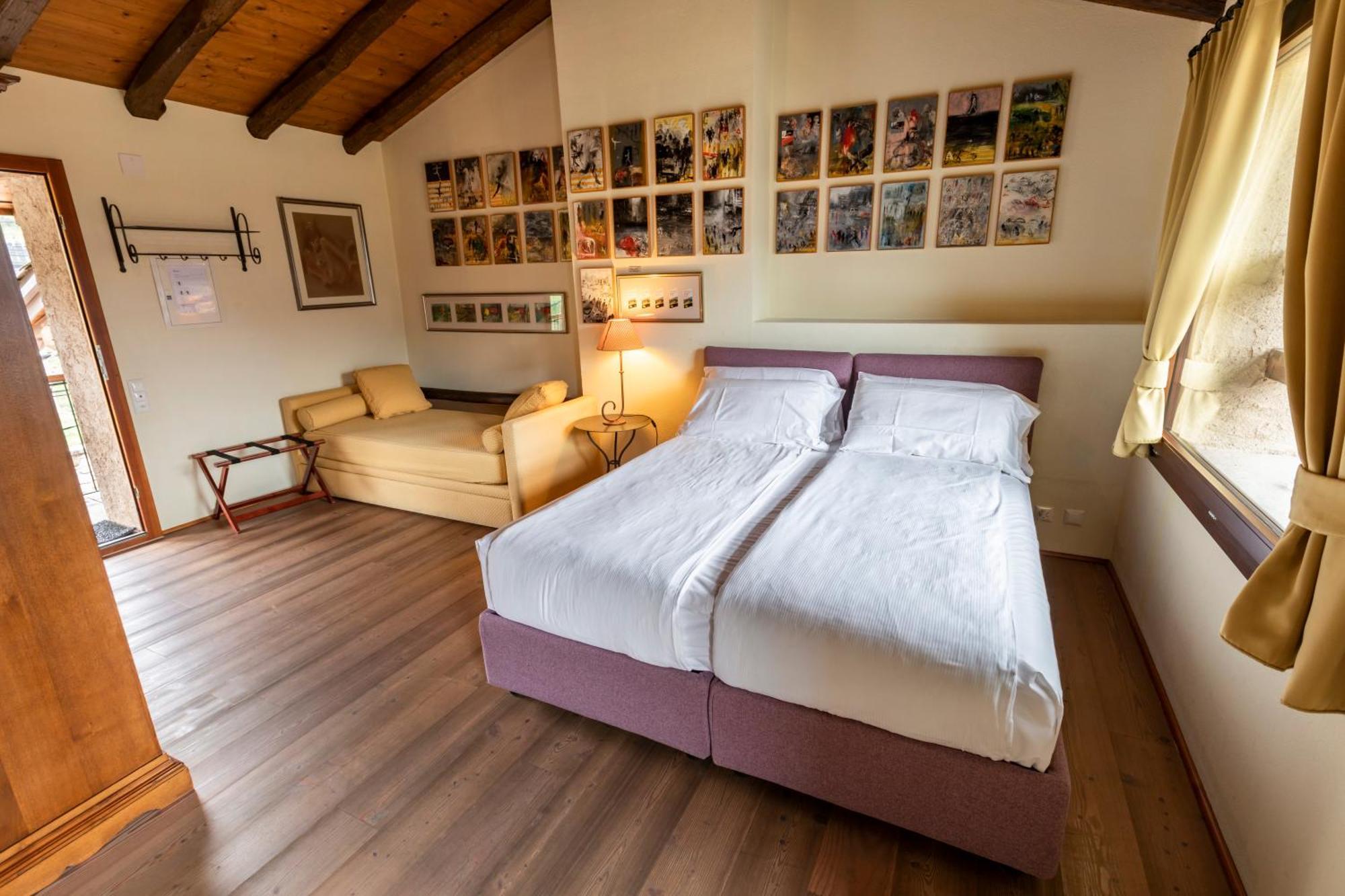 Wine & Art Relais Vallombrosa Castelrotto Room photo