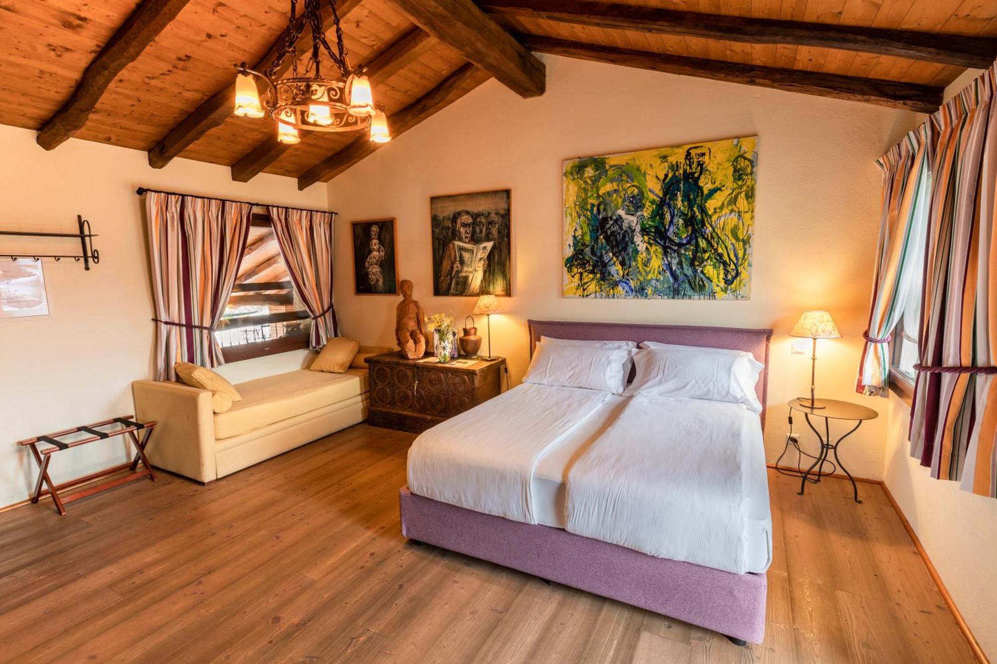Wine & Art Relais Vallombrosa Castelrotto Room photo