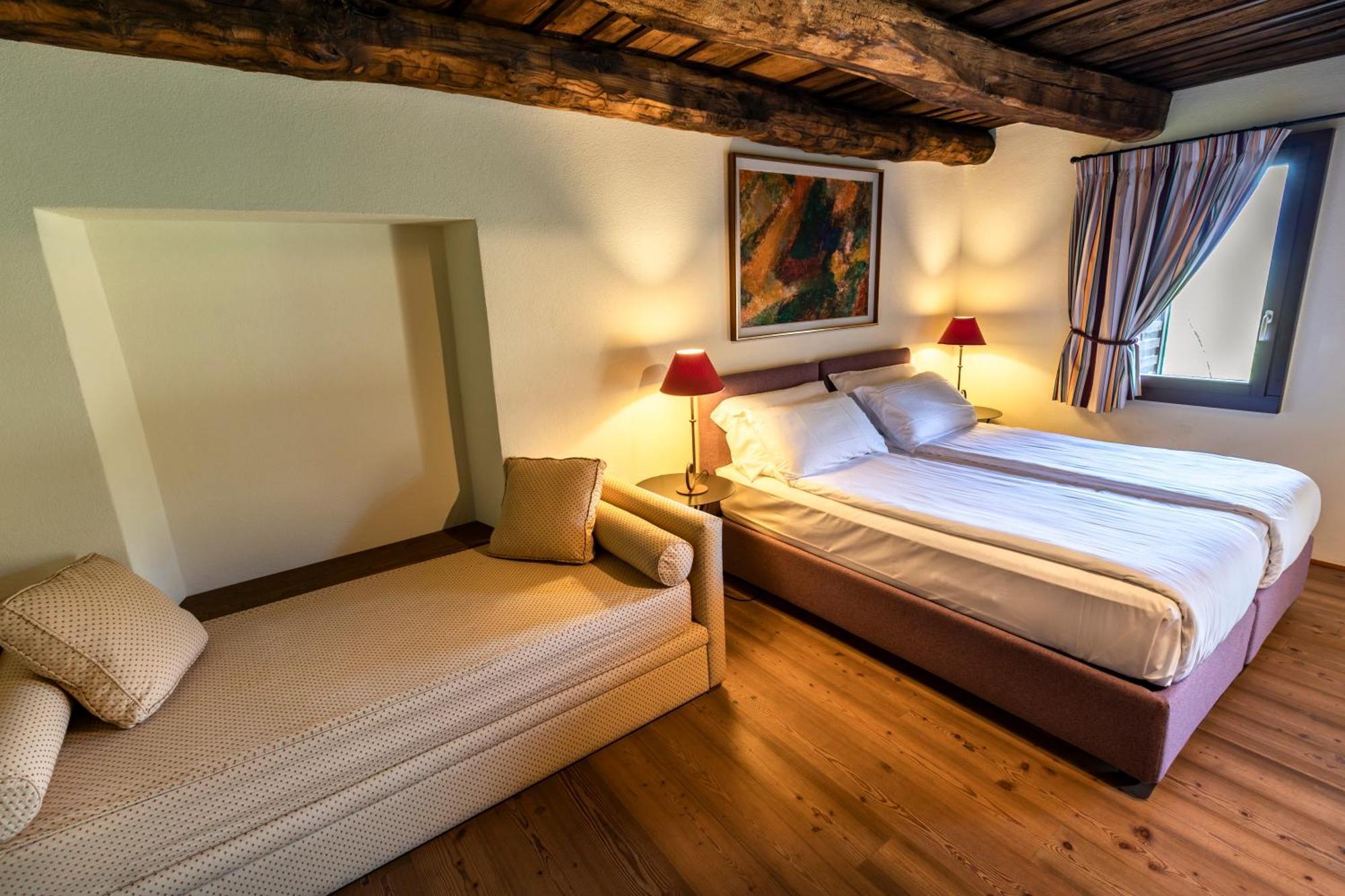 Wine & Art Relais Vallombrosa Castelrotto Room photo