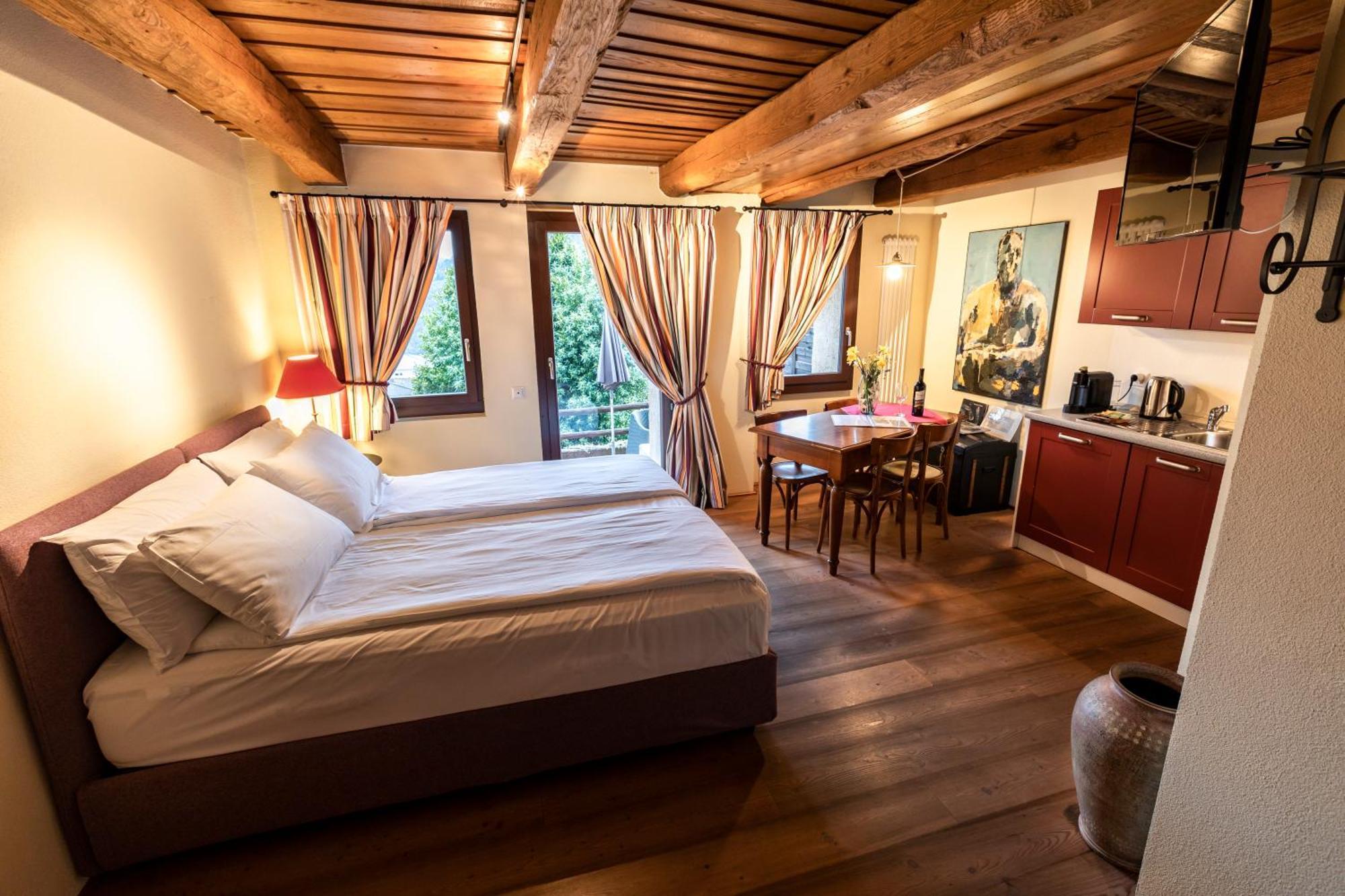 Wine & Art Relais Vallombrosa Castelrotto Room photo