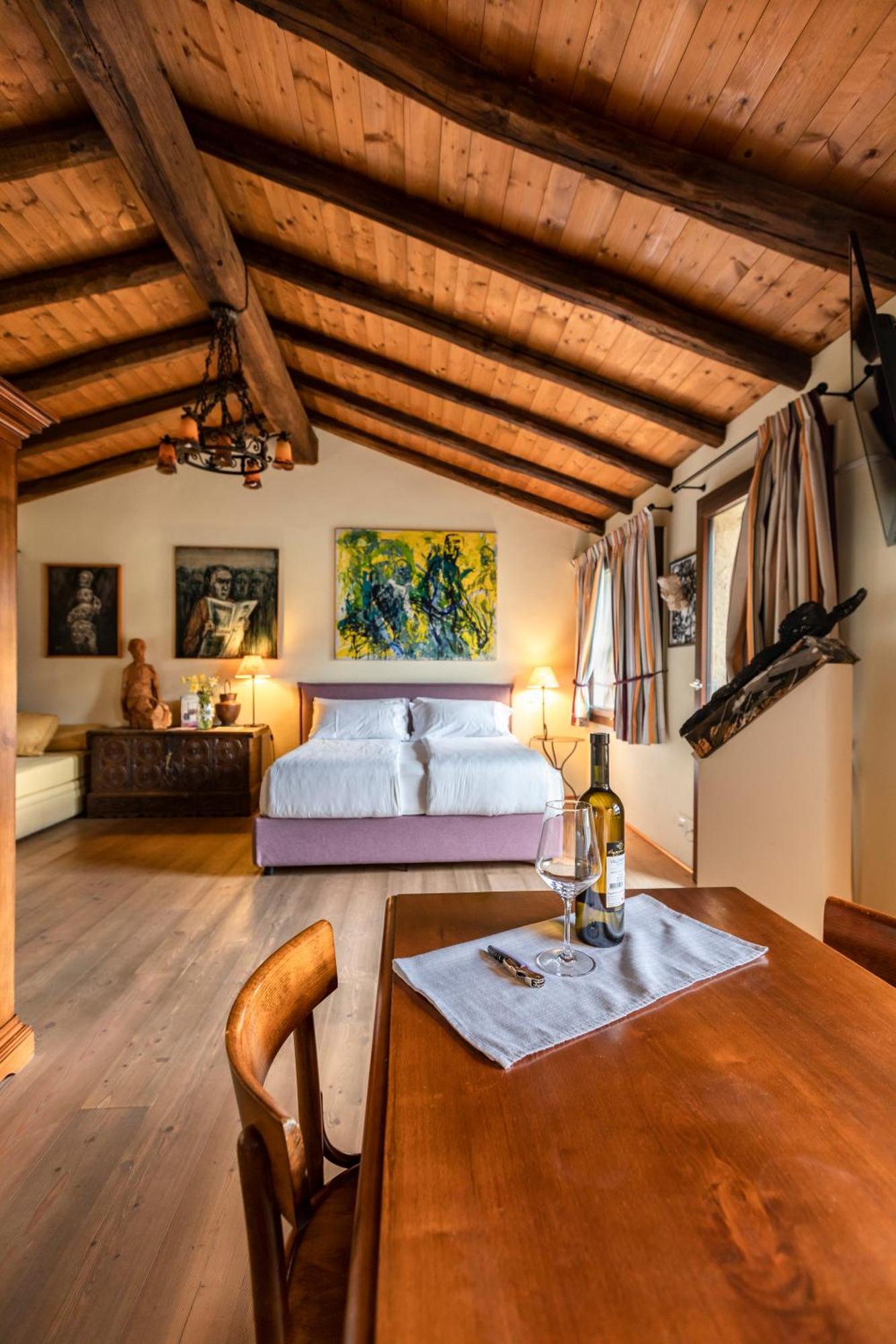 Wine & Art Relais Vallombrosa Castelrotto Room photo